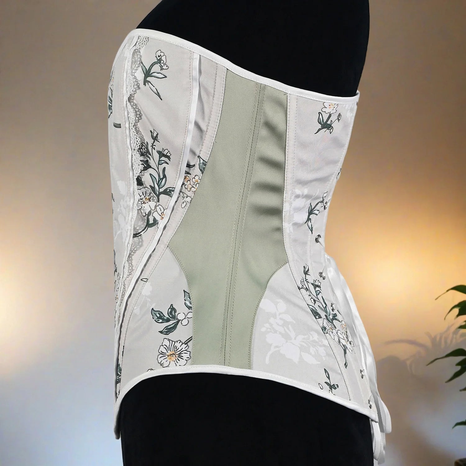 Corset ancien côté gauche