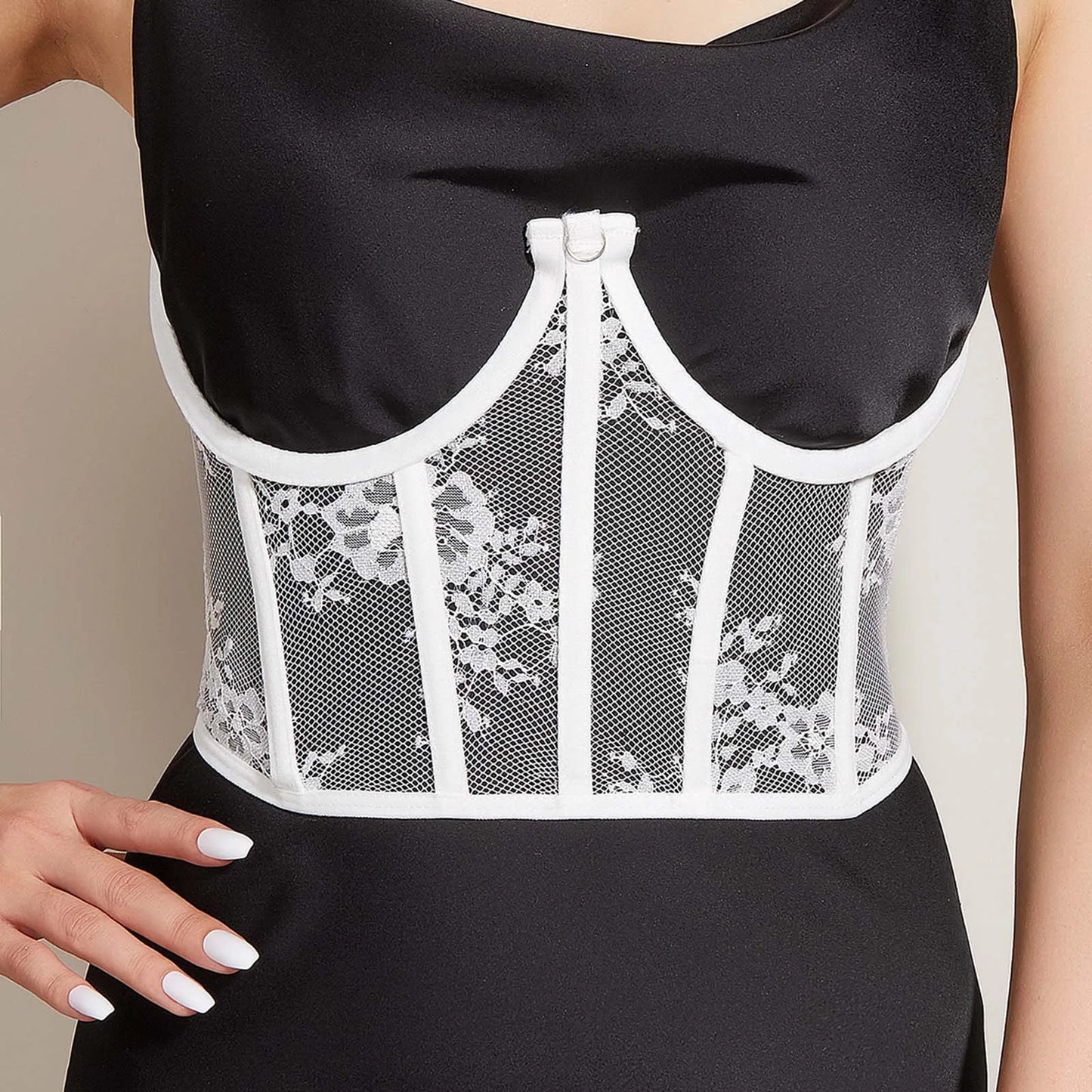 Corset sous la poitrine